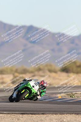 media/Dec-07-2025-CVMA (Sun) [[3e7d2de5dc]]/Race 16-Formula Middleweight/